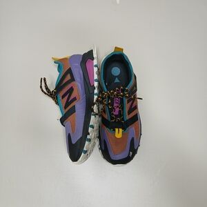 New Balance trail runners!